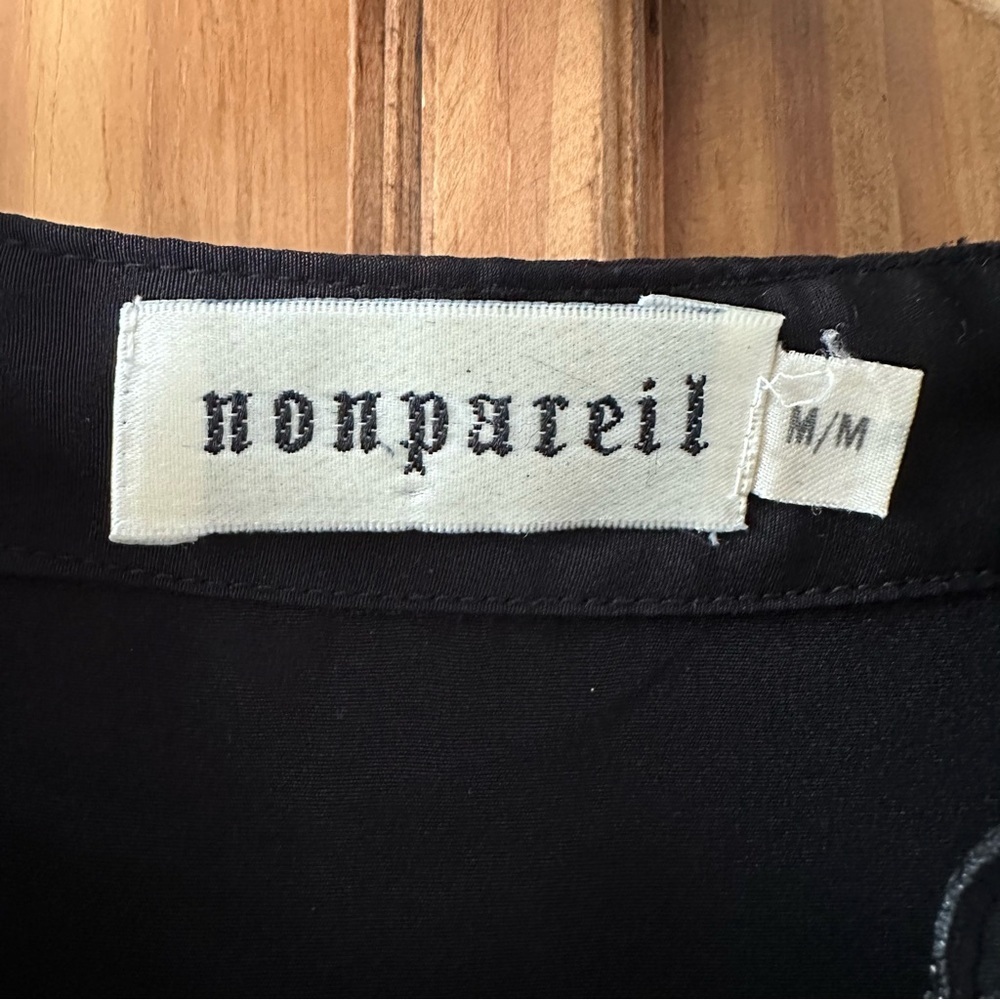 Vintage 90's Nonpareil Black Button Up Blouse Embroidered Neckline w/Cutouts - M - Picture 11 of 13